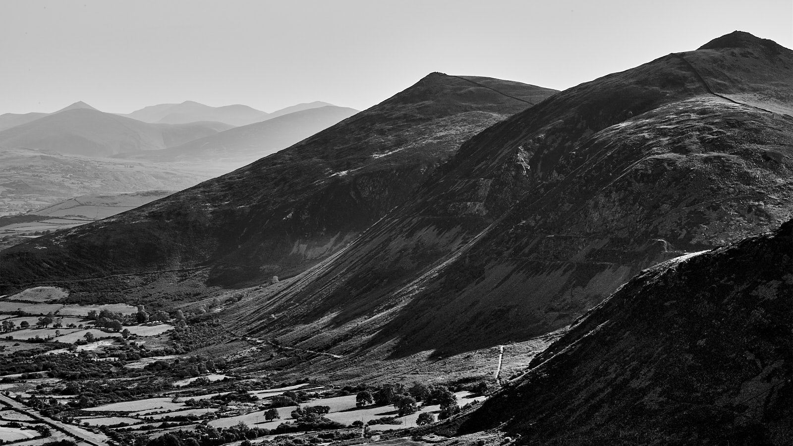 Yr Eifl, Wales
